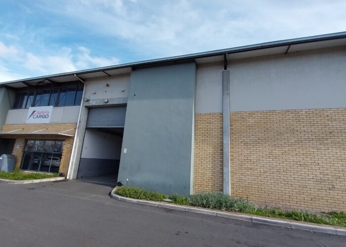 404 m² Warehouse to Rent Airport Industria