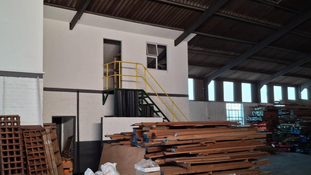 Warehouse to Rent Stikland - 12 Farad Street
