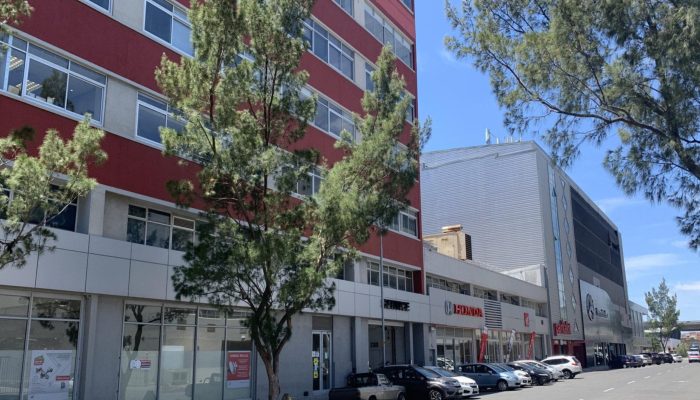 Showroom To Let