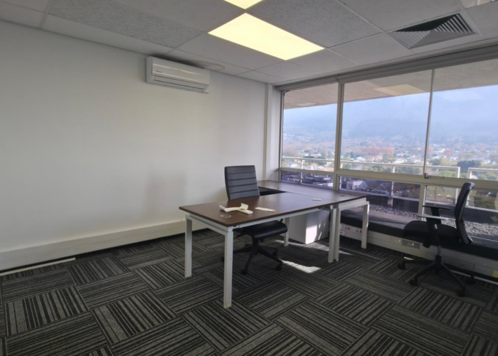 Office to Rent Sunclare Building