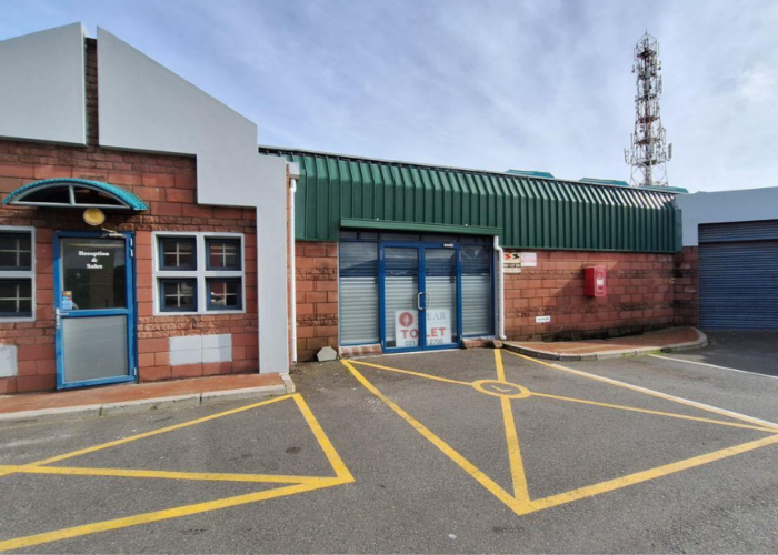 Warehouse to Let in Epping